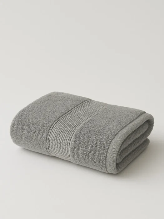 حوله استخری برند نوا با رنگ طوسی پس زمینه تیره