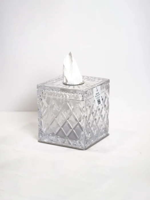 باکس دستمال رنگ کروم مدل لوزی جنس کریستال ایستاده در فضای سفید مقاوم و ضد رطوبت