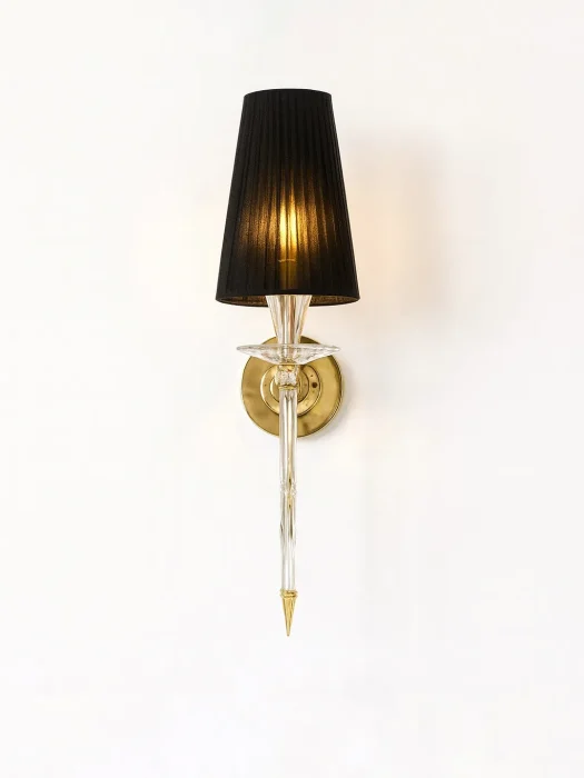 چراغ دکوراتیو پایه بلند کریستال طلایی باریک نصب شده به دیوار