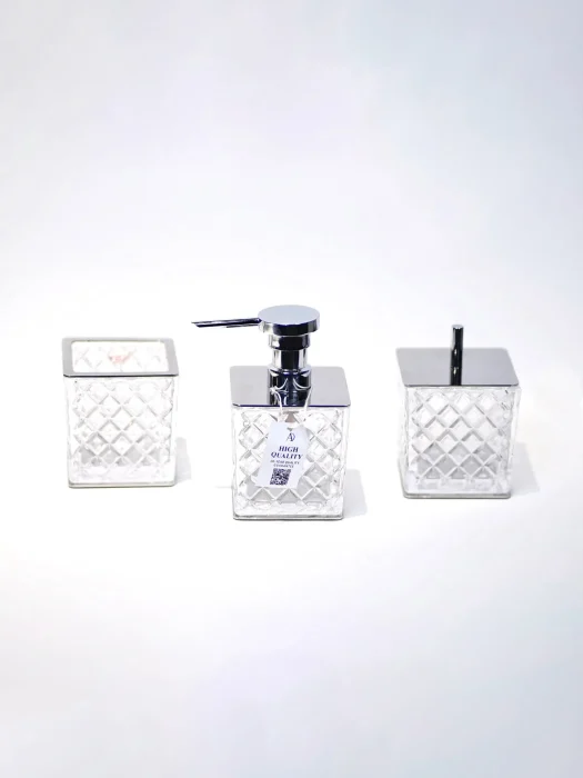 ست اکسسوری کریستالی سرویس حمام و سرویس بهداشتی سه قطعه رنگ کروم دیزاین کوبیکا