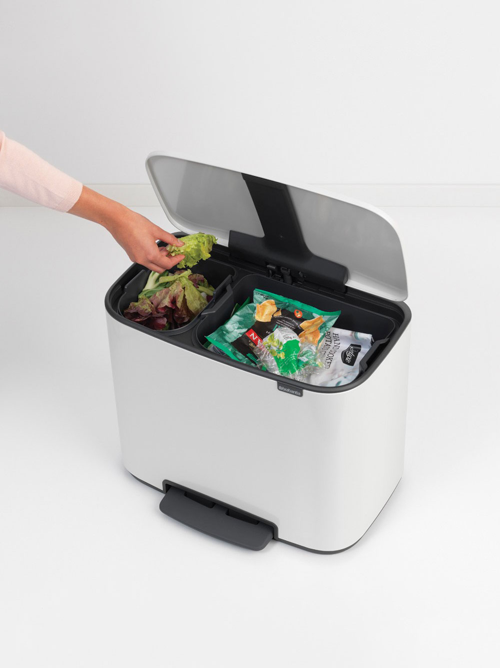 سطل زباله پدالی آشپزخانه دو مخزنه برابانتیا 11+23 لیتر | عکس محصول - diahome سطل زباله پدالی آشپزخانه دو مخزنه برابانتیا 11+23 لیتر - Image 15