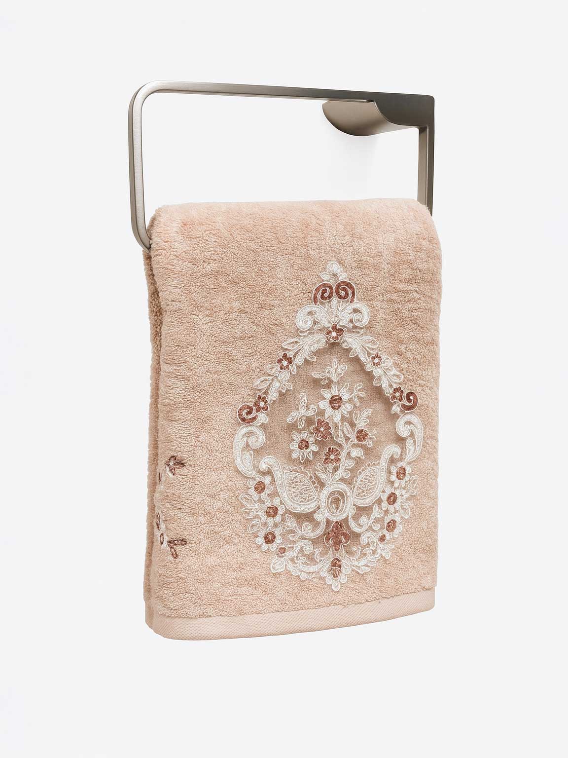 حوله گلدوزی شده مدل paisley floral | عکس محصول - diahome حوله گلدوزی شده paisley floral