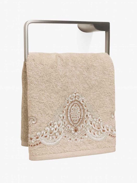 حوله گلدوزی شده paisley