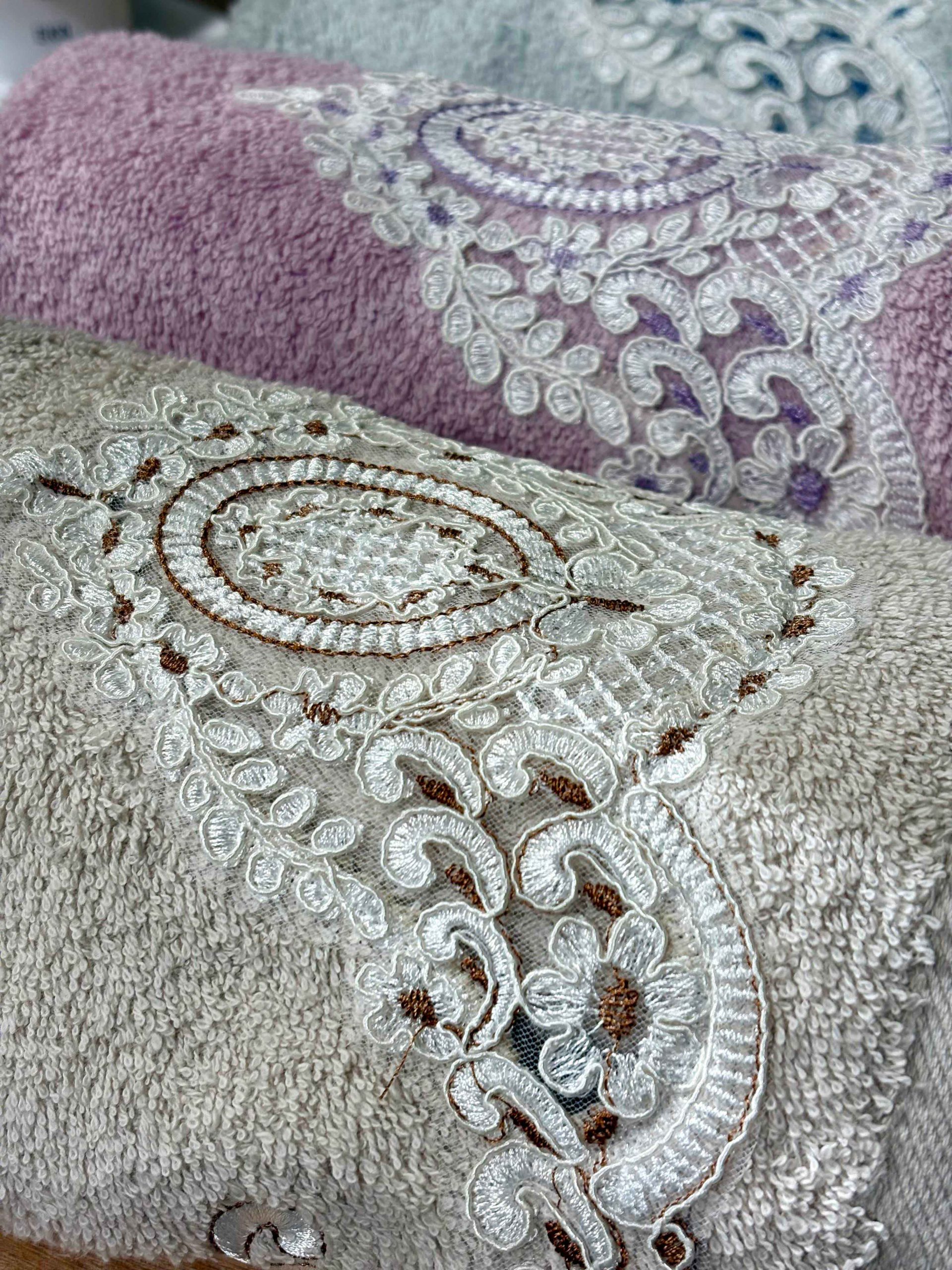 حوله گلدوزی شده مدل paisley | عکس محصول - diahome حوله گلدوزی شده paisley رنگ 1